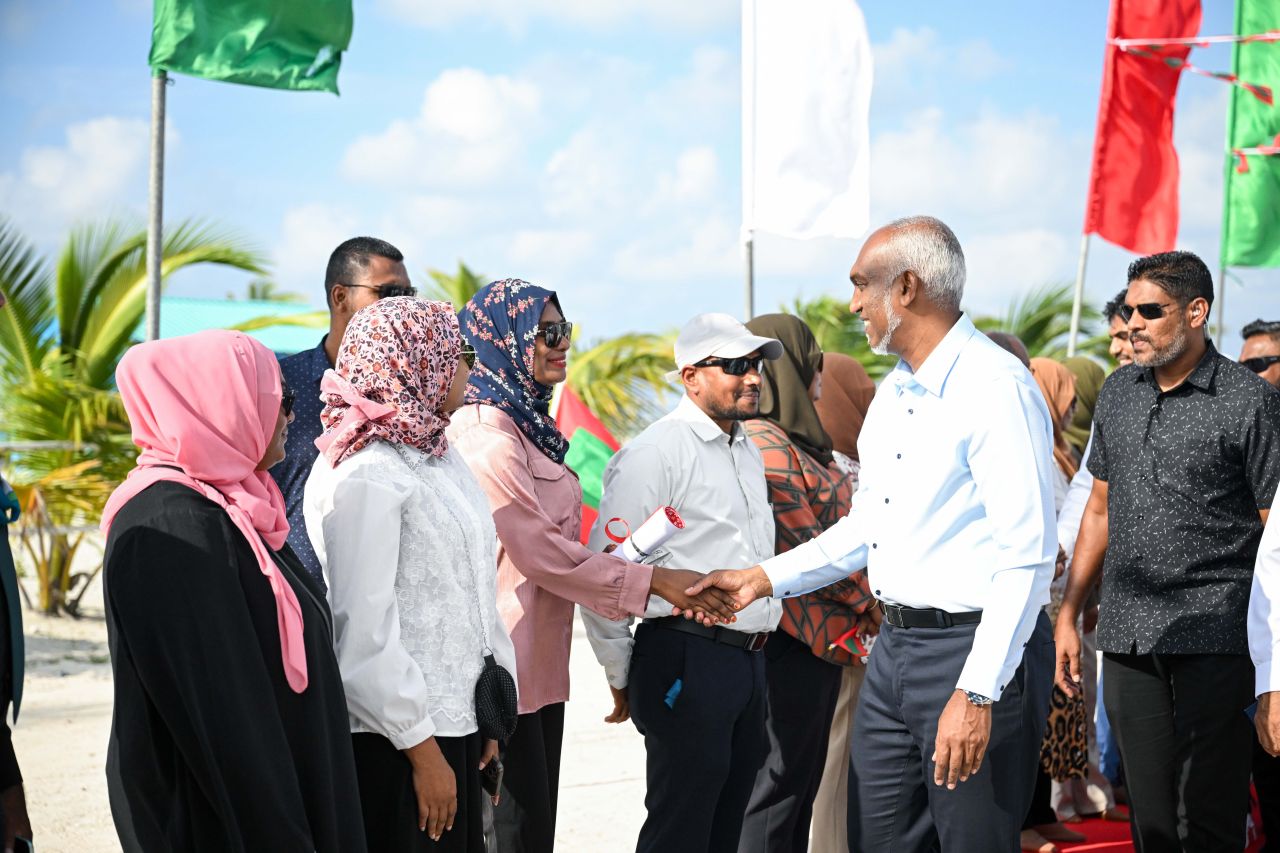 އައްޑޫ އާއި ފުވައްމުލަކަށް ރައީސް މުއިއްޒު ކުރެއްވި ދަތުރުފުޅު