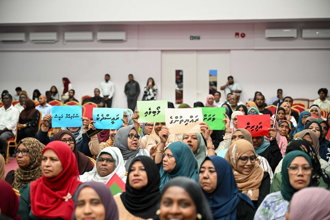 އައްޑޫ އާއި ފުވައްމުލަކަށް ރައީސް މުއިއްޒު ކުރެއްވި ދަތުރުފުޅު