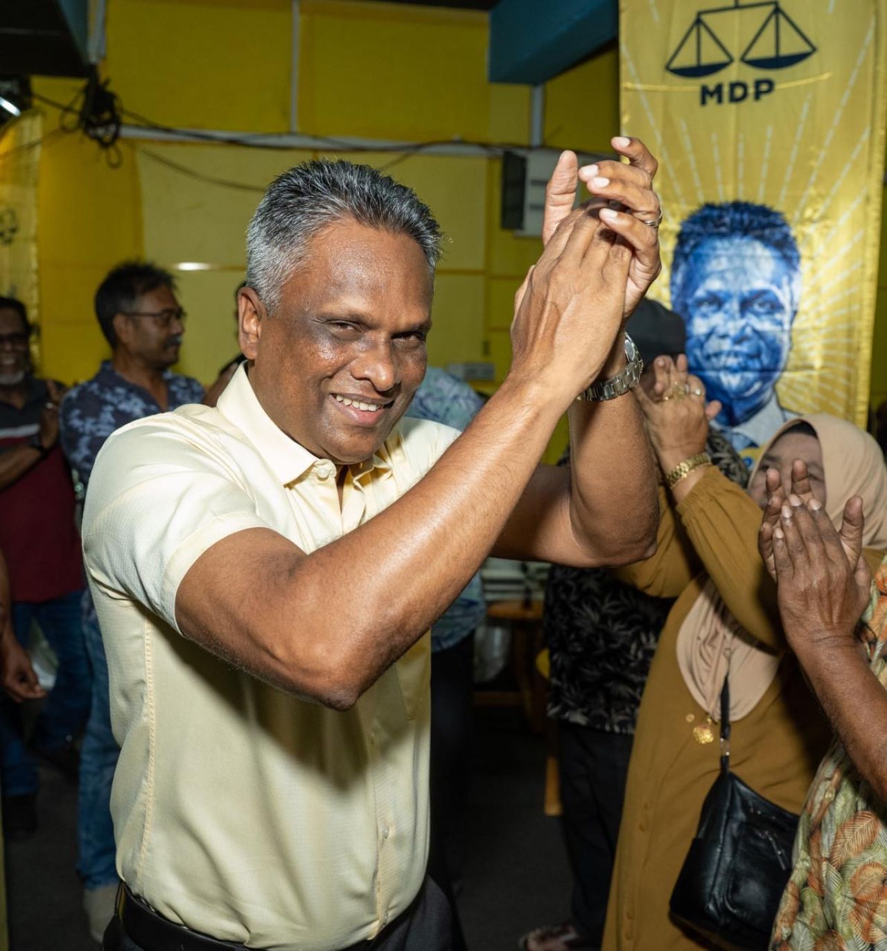 އެމްޑީޕީ މާލެ މޭޔަރުކަމުގެ ޕްރައިމަރީ ވާދަކުރައްވާ އާދަމް އާޒިމް ބޭއްވި ކެމްޕެއިން ހަރަކާތް