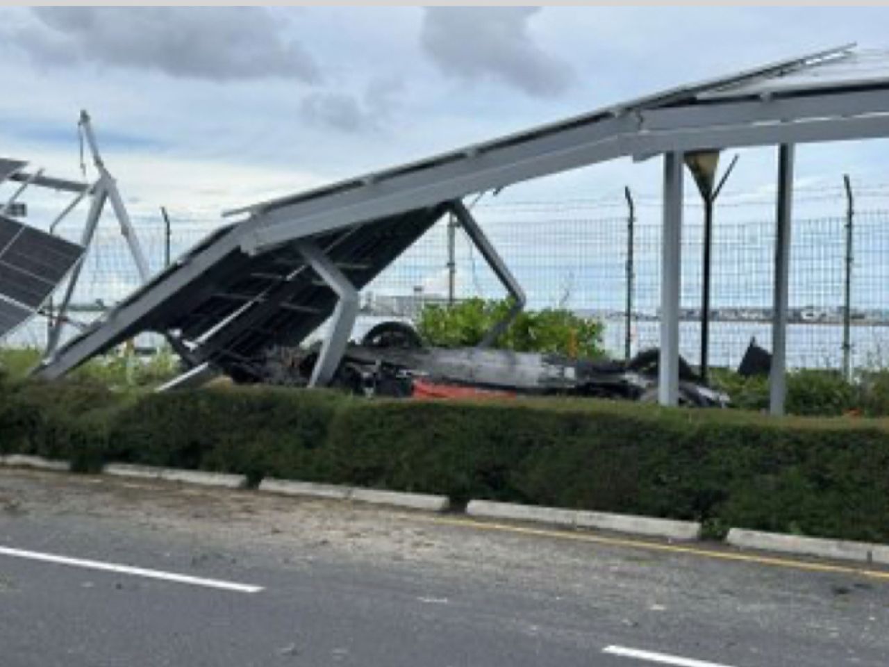 Baaru speed gai gos solar panel thakah, car othee furolhaalaafai