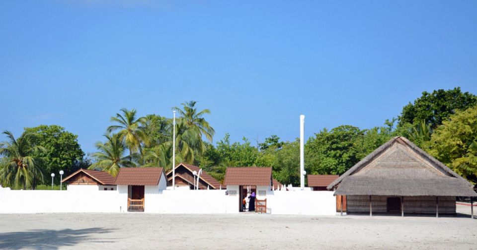 Dhivehi gaumiyyathah khidhumaiy kurumuge khaahssa sharafu utheemu rayhithunnan aruvanee