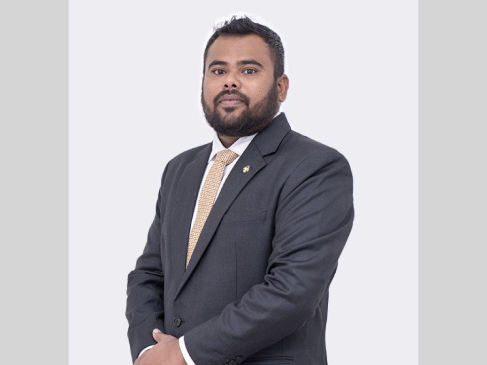 Maafushi raees hayyaru kurun, e'rashu council in kuhvveri koffi 