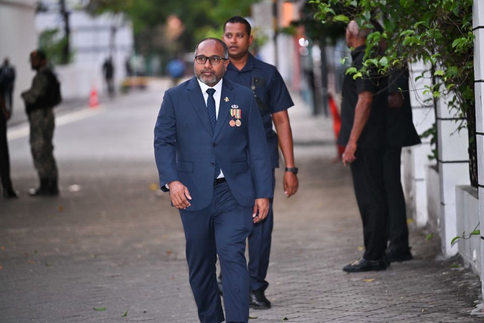 Drug ge bodunnah ihusan ge inzaareh: Thahugeegu araa hama kurumun hamdharudhee eh noahnnaane, ohnnaanee harukashi gaanoonu