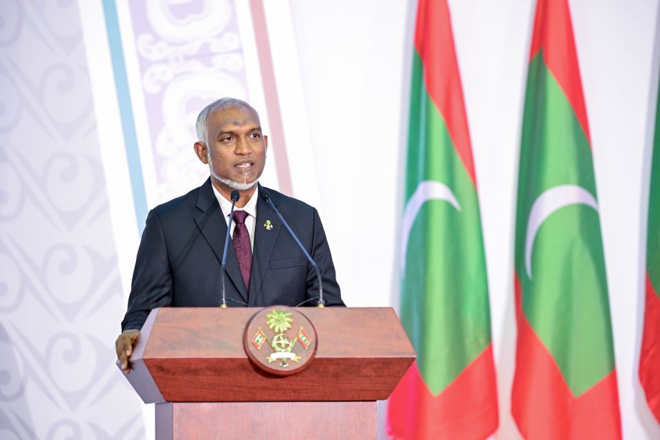 Vee vaudhu thah fuhdhumakee alhugandu ge zimmaa eh: Raees