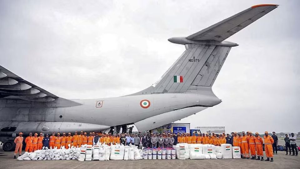 India in lanka ah jumla 53 ton ge eheege thakethi dheefi