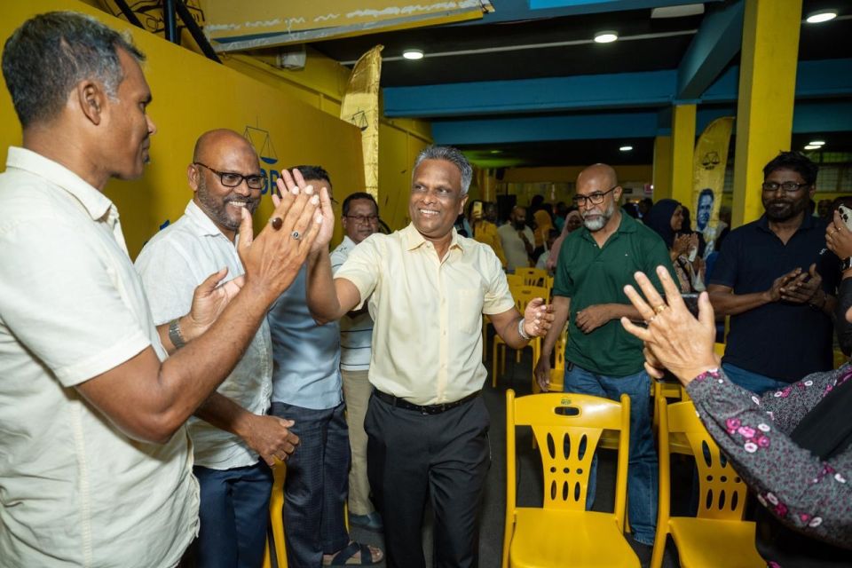 Verikan gelli maayooskamuge rajaalaigen oiy vaguthu roohu genuvee alhugandu: Azim