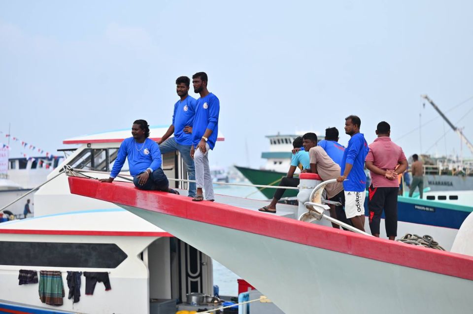 3 meehaku hayyaru koh, 2 dhoani hifahattaifin: Fuluhun