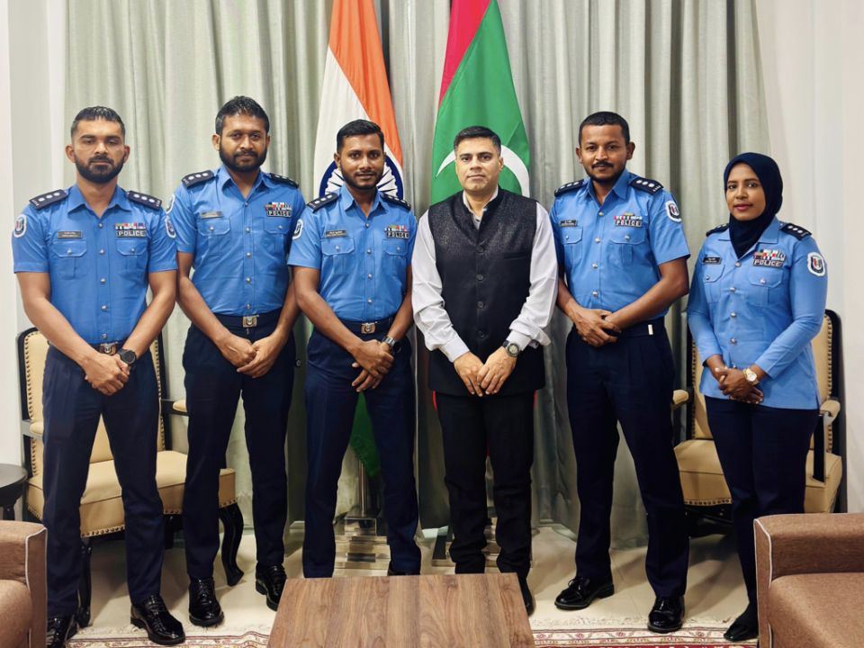 Thamreenu dhathurehggai fuluhunge officerun thakeh india gai