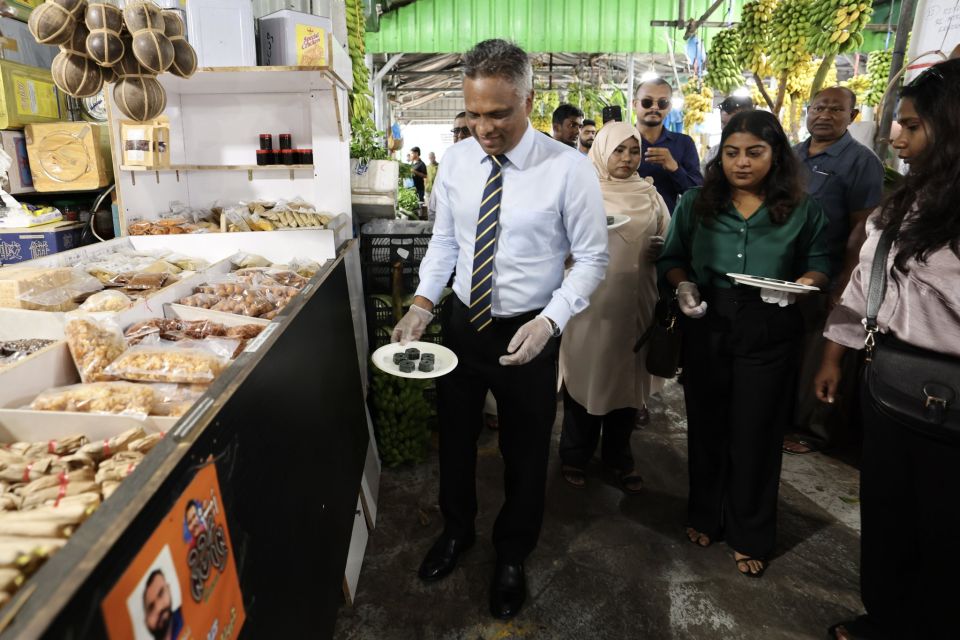 Male' in meedha madhukurumuge harakaiy Local Market sarahahdhun fashaifi