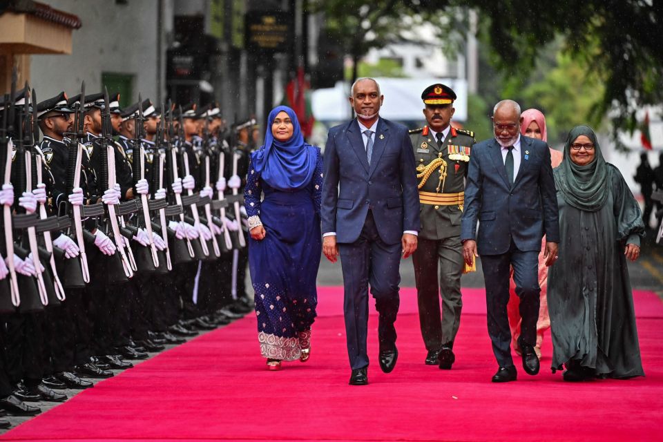 10 resort eh tharahggee koh, libey faidhaa seedhaa rayyithunge account thakah jamaa kuranee