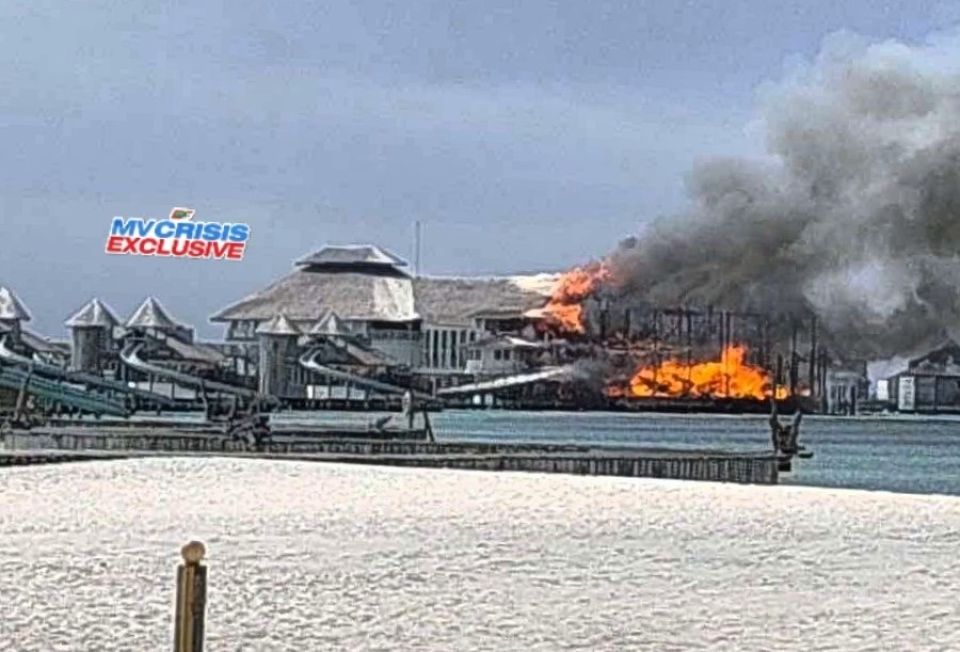 Alifaan roavee soneva ge restaurant ehggai, alifaan gandu control koffi