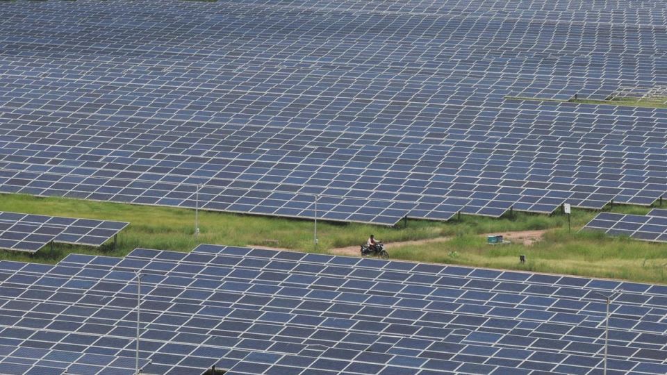 India in hakathaige dhaairaa ah kuraa heydha 170 billion dollar aai gaathah