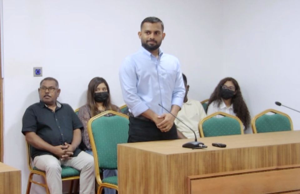 Kureege controller shamman ge mahchah 25 aharu dhuvahuge jalu hukumeh