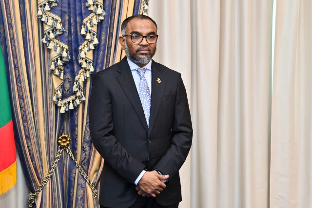 Raees ofeehuge minister kamun Ali arif isthiufaa dhevvaifi