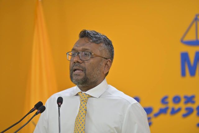 Aburu rakkaatheri vaanee ikhlaastheri khidhumathun, minivan kan nahthaalaigeneh noon: Fayyaz
