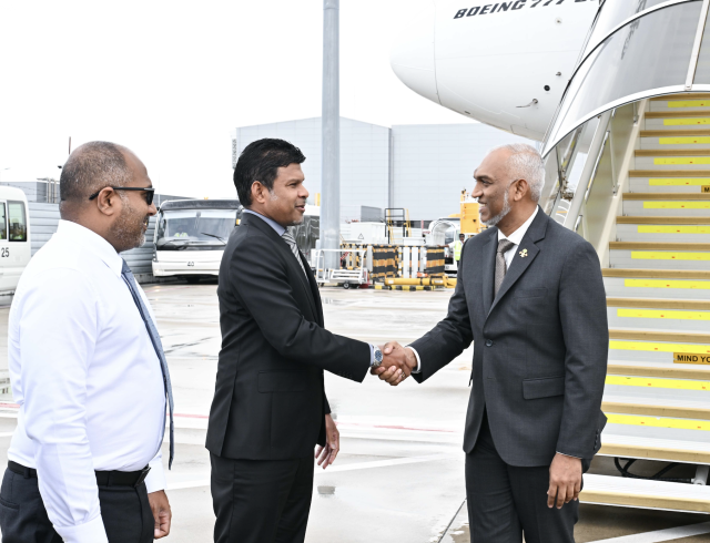 Ingireysi'vilaathah kurehvvi dhathurufulhu nihmmaalehvumah fahu raees male' ah