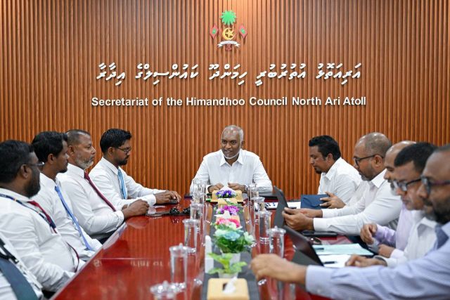 AA. Atholhuge 8 rashakah Raees furaavadaigenfi, Furathama Himandhoo ah