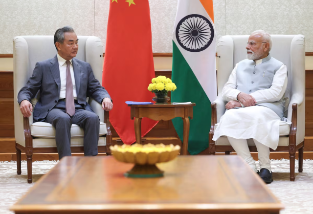 Gina mashvarathakah fahu, Wang Yi ge India dhathurufulhu ninmaalaifi