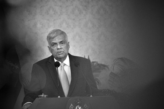 Amilla beynumah dhaulathuge faisa beynunkurevvi kamuge thuhumathah Ranil hayyaru koffi