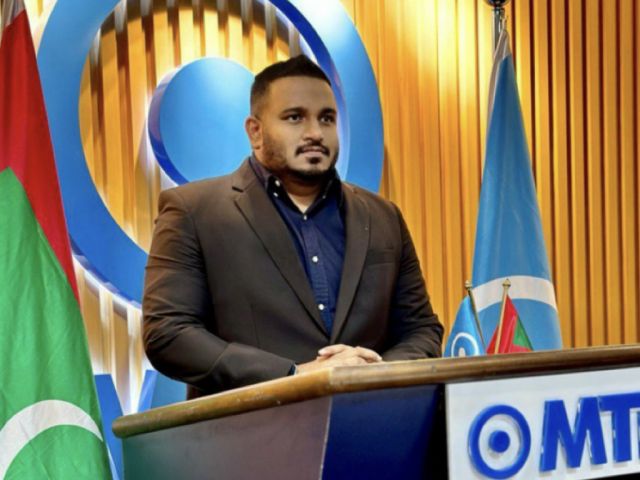 Adeeb ge MTD uvaalaa, siyaasee party thakuge dhaftharun unikoffi