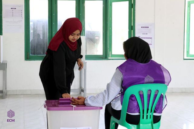 Hulhudhoo aa meedhoo beynun vanee vaki council eh, feydhoo egotheh beynumeh noon