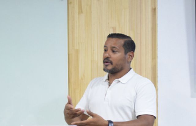 Sunny umaru ge faraathun jinsee aniyaa libunu kuhjjaa ge aailaa in polihah