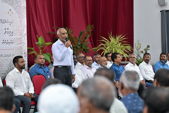 Maafannu rayyithunnaa eku raees baahvaa bahdhaluvun maadhamaa rey