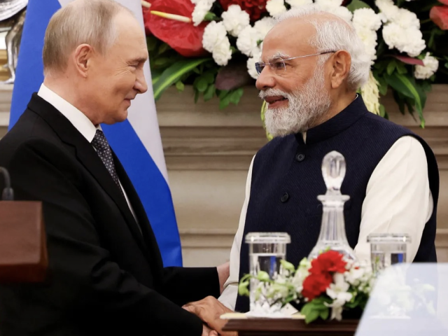 Russia othee india ah medhu nukendi theyo foaru kohdheyn thayyaarah: Putin