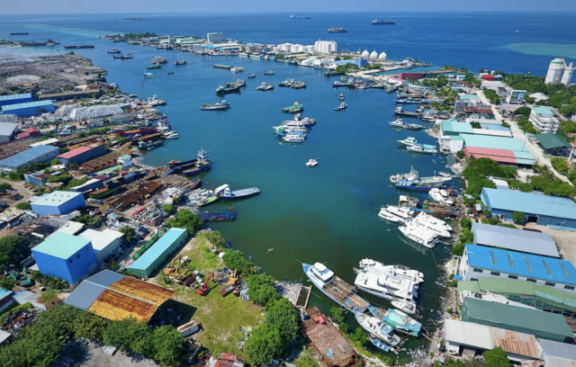 Gehlligen hoadhamun dhiya bidheysee meehaa maruvefai othee meege 2 dhuvas kurin: Fuluhun