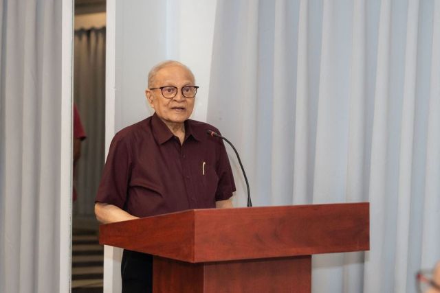 Maumoon vidhaalhu vanee maadhamaa akee roadha mahuge furathama dhuvas kamah