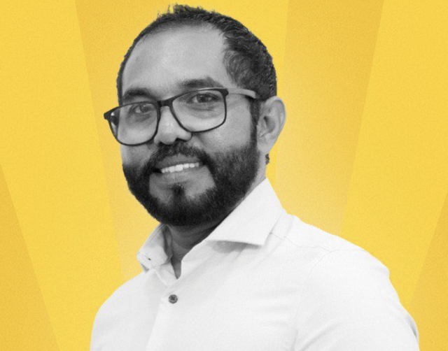 Raees alhugandah thaaeedhu kuraa kamah bunefa eh noahnnaane: Ghaalib