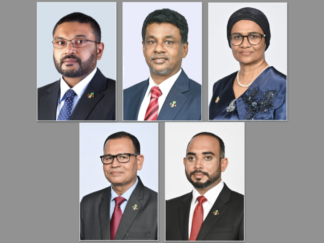 Cabinet ge 5 vazeeraku isthiufaa dhehvvaifi