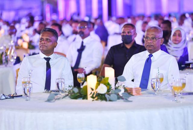Azim ah hamalaa dhinun kuhvveri koh, ibu govaalee furihama rakkaatheri kameh dhinumah