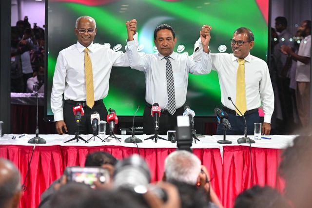 Thaareekhee mashvaraa ah fahu 3 raeesunge ehbbasvumeh!