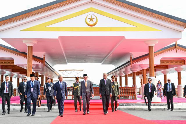Malaysia ge bodu vazeeru raajje gai, ehbbaarulun dhinumuge MOU thakehggai soekoffi